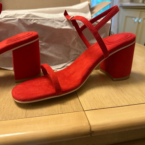 Reformation Rafa Simple Sandal - Never worn NWT - Picture 5 of 5